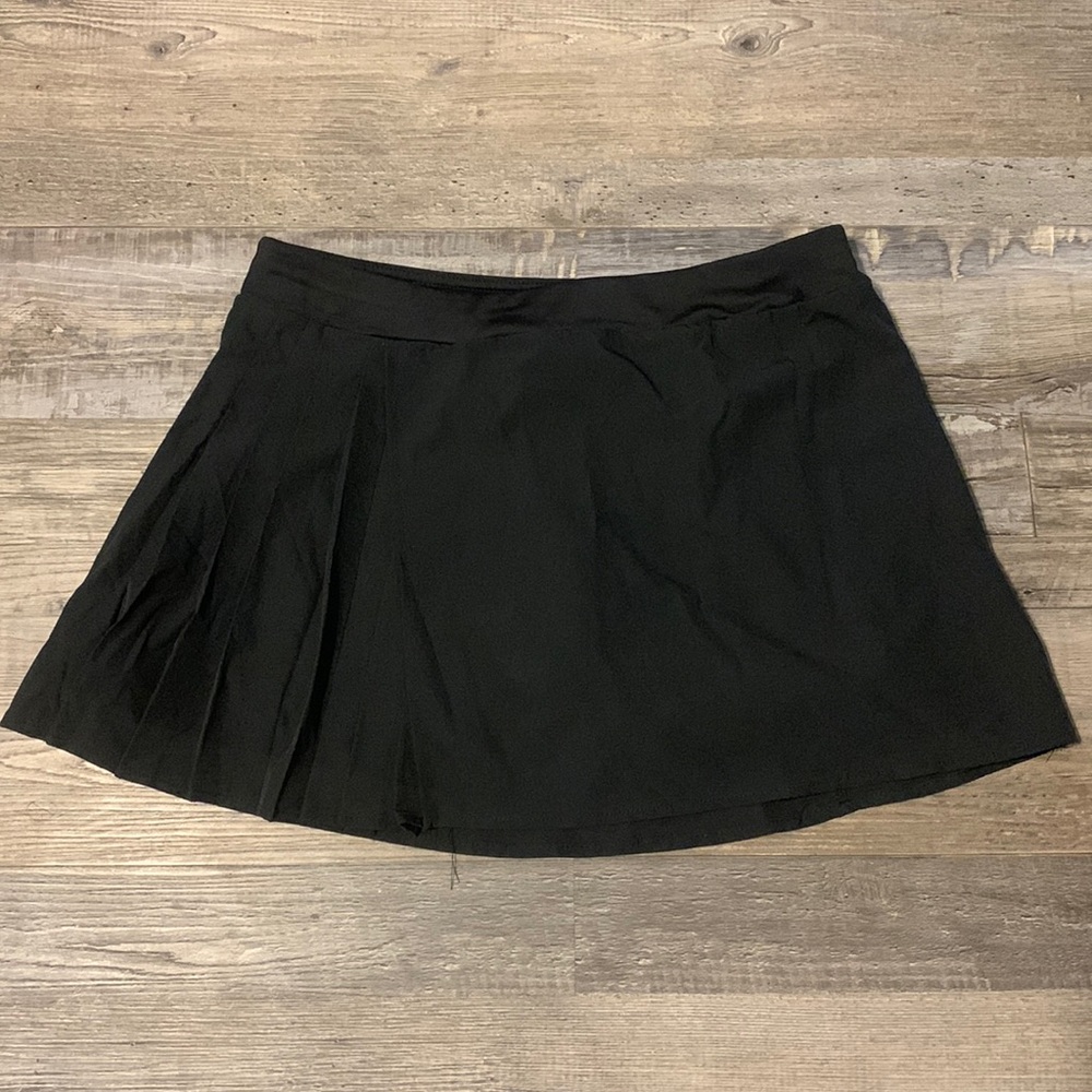 5/$25 NWOT Avia Skort